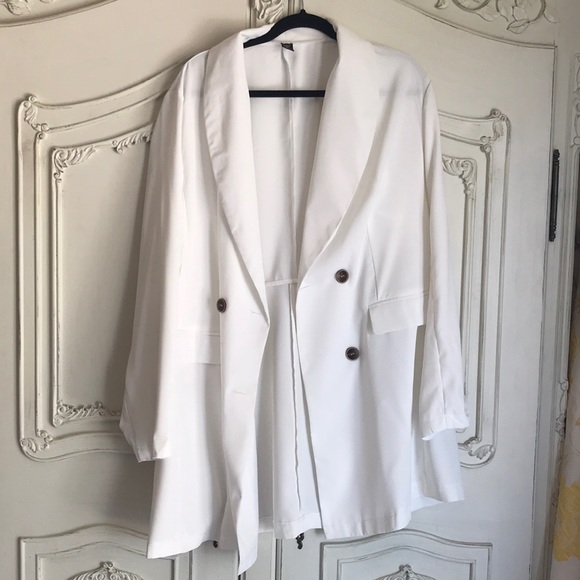 🏵️donated 10/25 Plus size White oversized double breasted blazer 2X - Picture 3 of 6